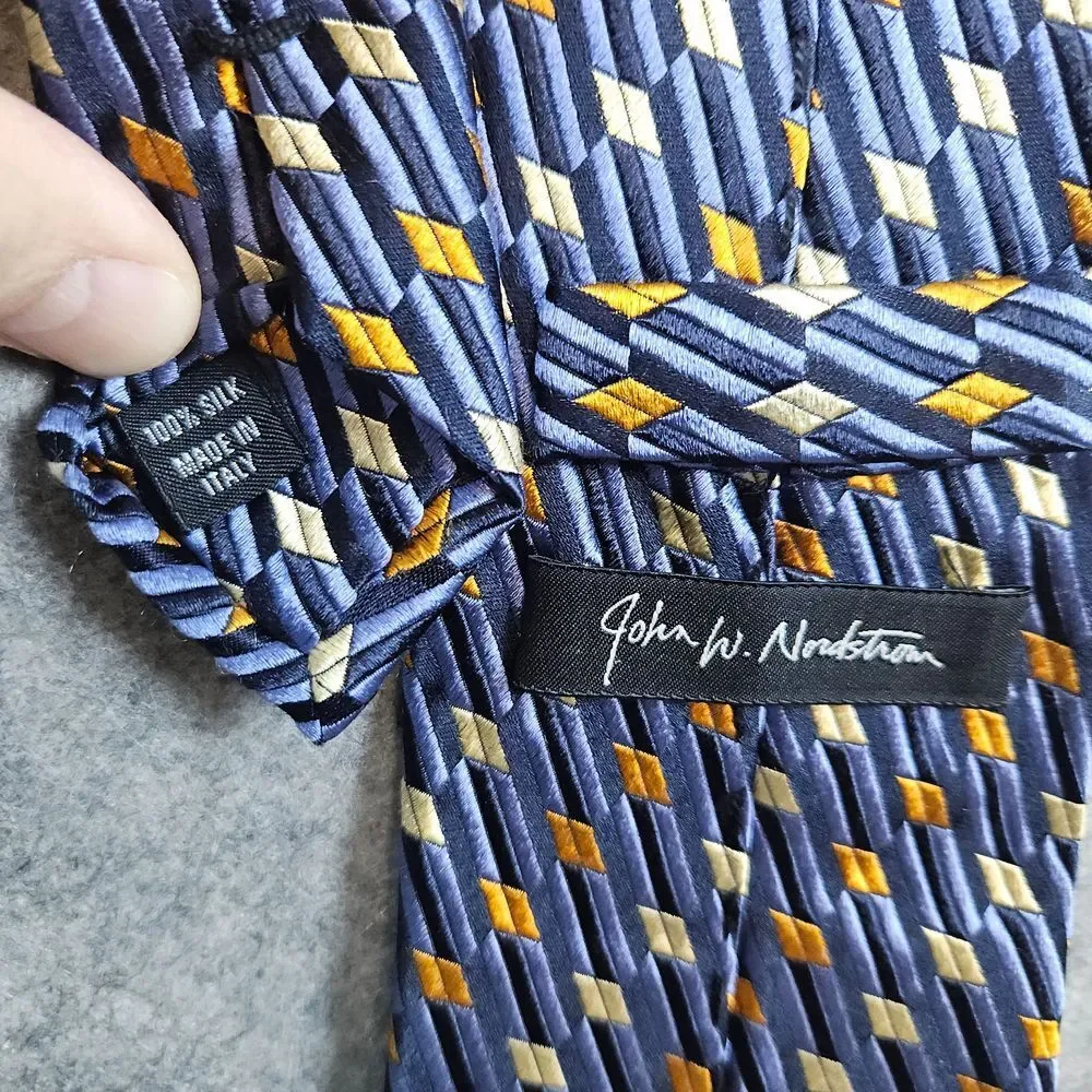John W Nordstrom 100% Silk Neck Tie Blue Geometric Italy 62x3.75 Textured Preppy